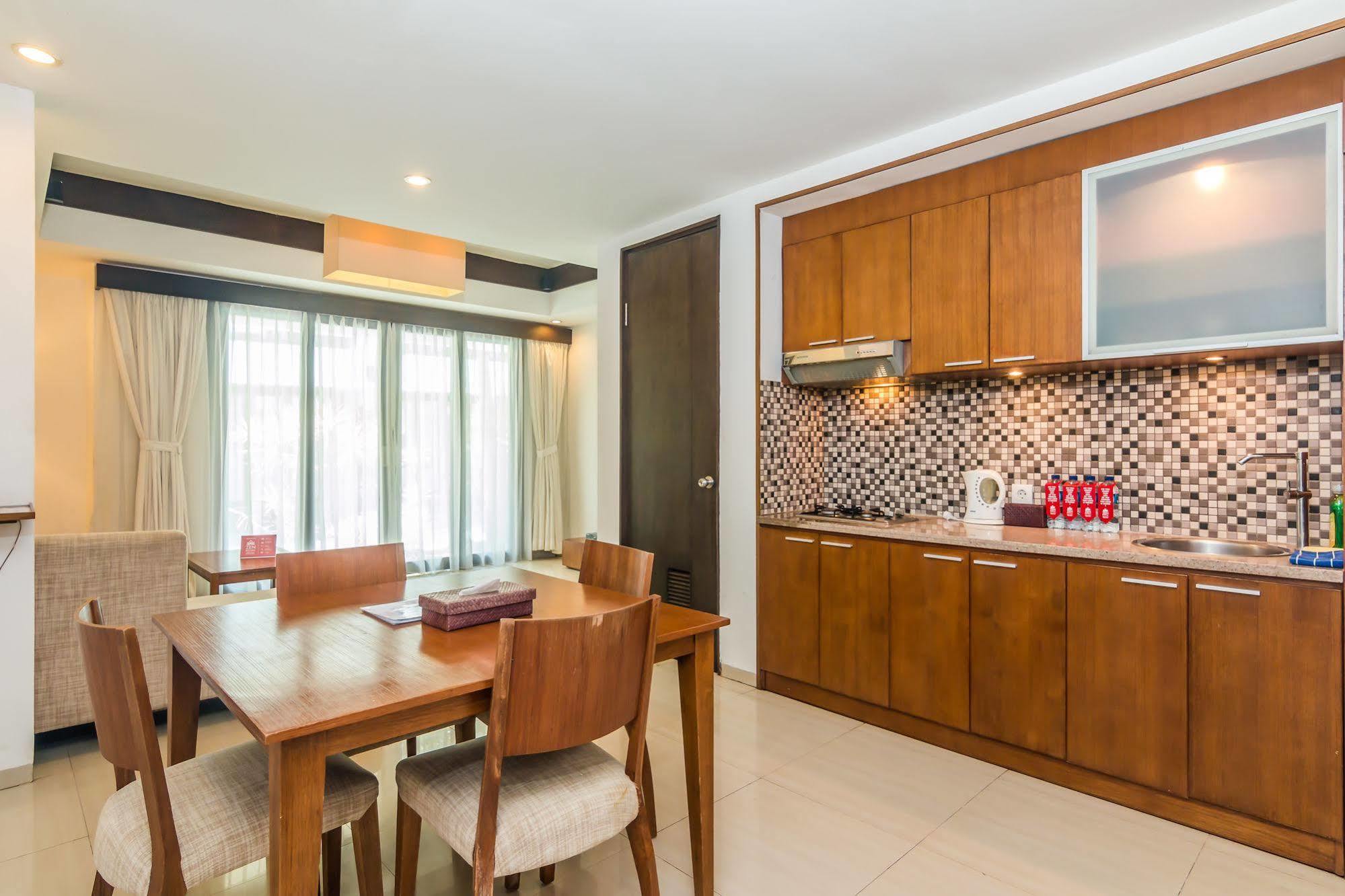 Zen Rooms Dewi Ratih Seminyak กูตา ภายนอก รูปภาพ